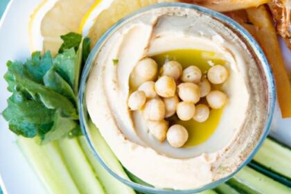 Refreshing Cucumber and Hummus Salad: A Healthy Twist