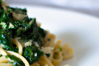 Garlic-Kissed Spinach Spaghetti: A Vibrant Pasta Delight