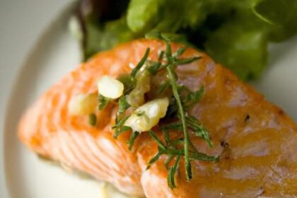 Savory Baked Salmon with Garlic Butter: A Flavorful Delight
