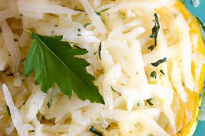 Twist on Tradition: Garlic Parmesan Spaghetti Squash Delight