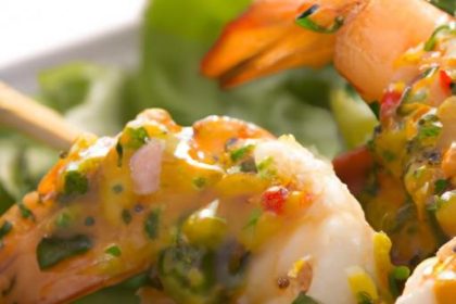 Sizzling Grilled Shrimp & Veggie Skewers: Flavorful Bites