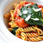 Effortless One-Pot Spinach & Tomato Pasta Delight